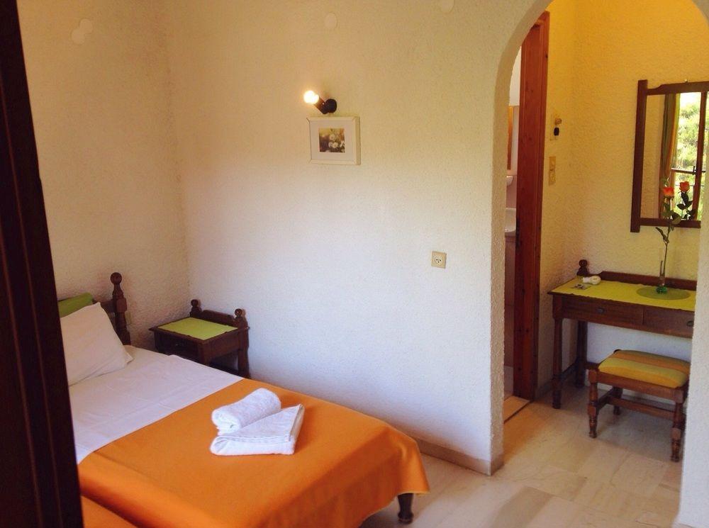Artemis Rooms Agia Marina (Aegina) Exterior foto